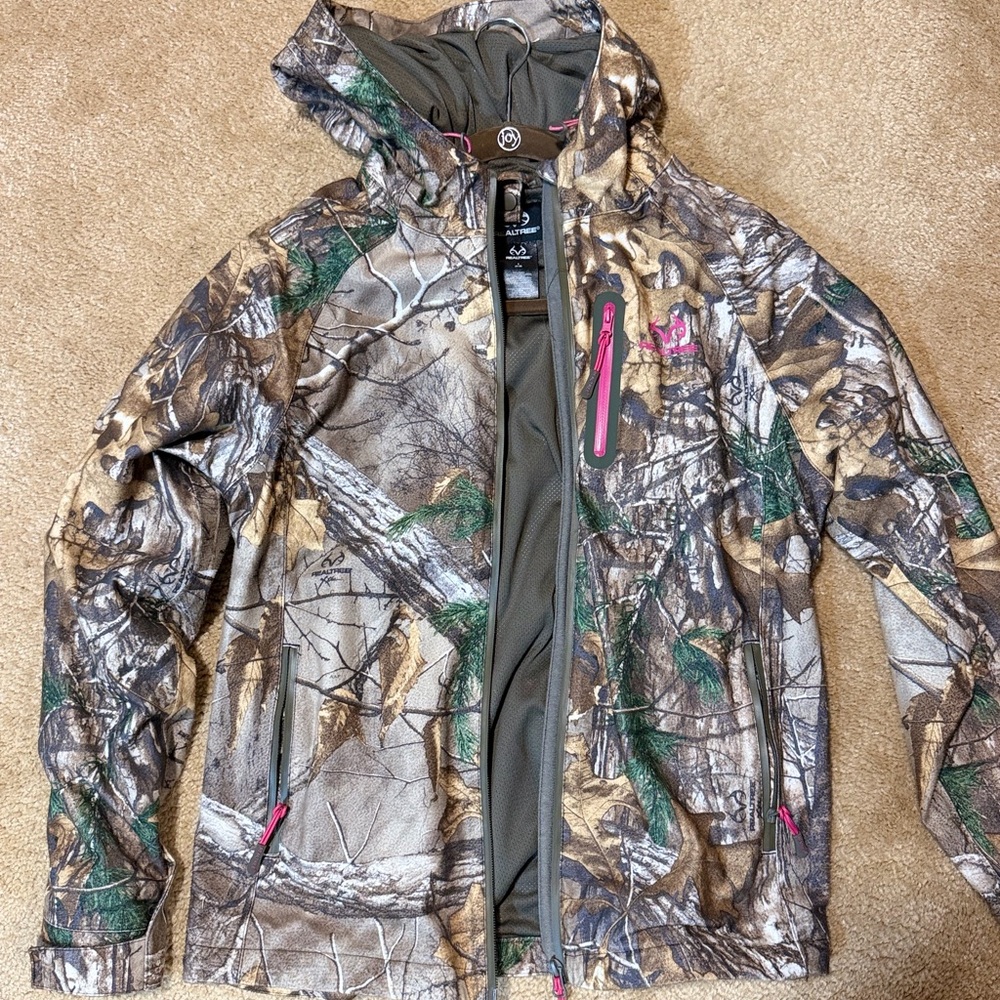 Realtree Women's Camo Utility Jacket with Pink Accents